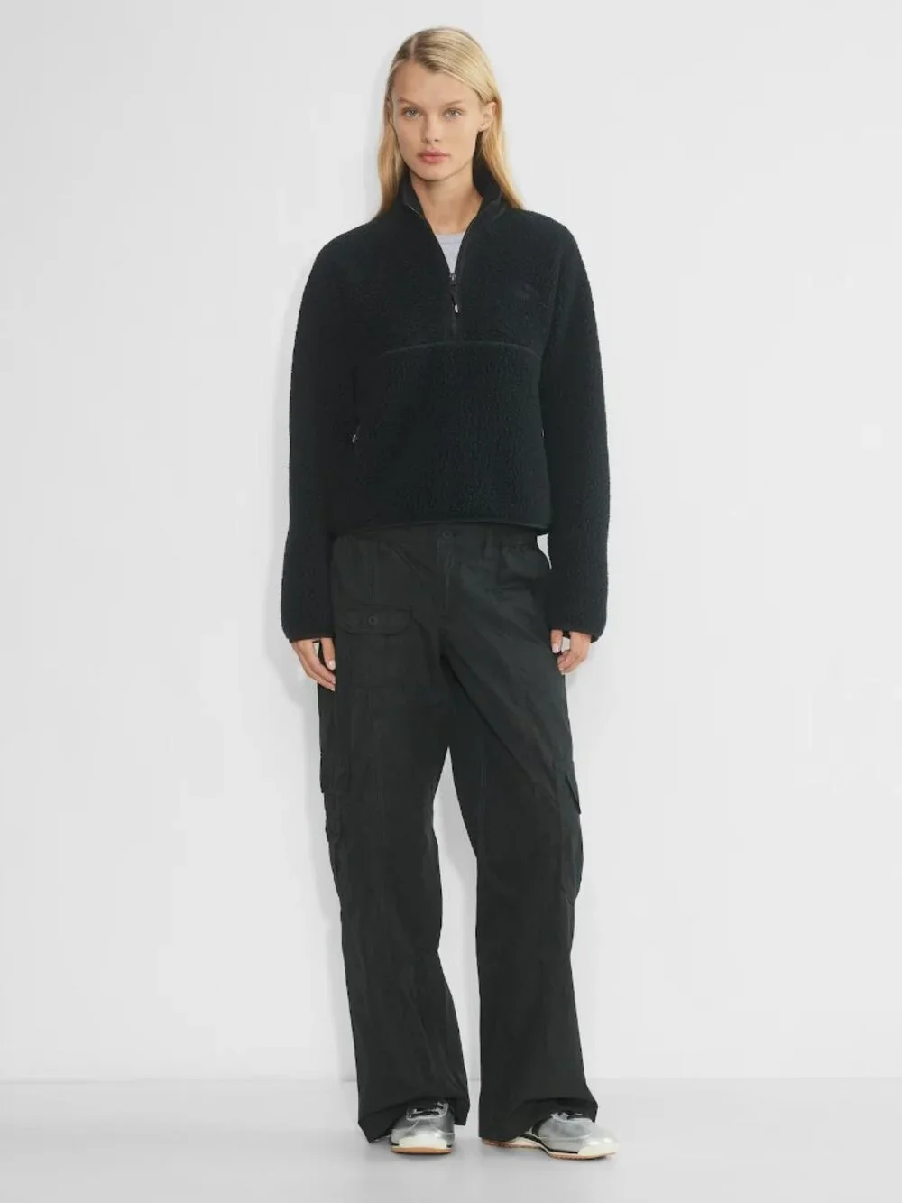 Aritzia TNA Romario Cargo Pants - Size Medium - Picture 11 of 11